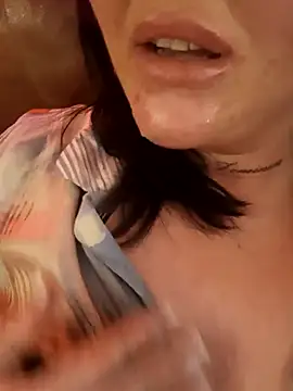 Snapshot of Kandi-kiss chatting on April 16, 2026, 9:39 pm Kandi-kiss online show from April 16, 2026, 9:39 pm