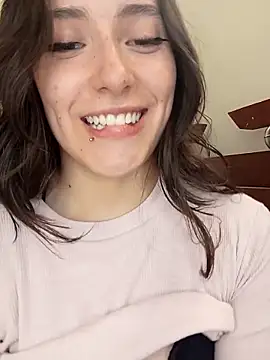 Sweett Karol online show from April 16, 2026, 9:39 pm