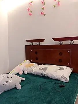 Sweett Karol online show from March 27, 2026, 6:42 pm