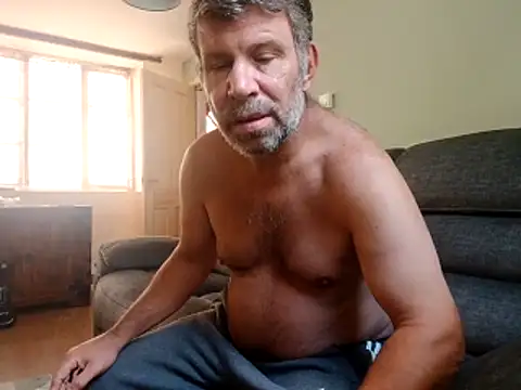 Snapshot of stud2512 chatting on July 2, 2026, 8:42 am stud2512 online show from July 2, 2026, 8:42 am