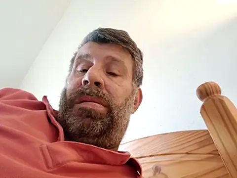 stud2512 online show from April 17, 2026, 9:45 am