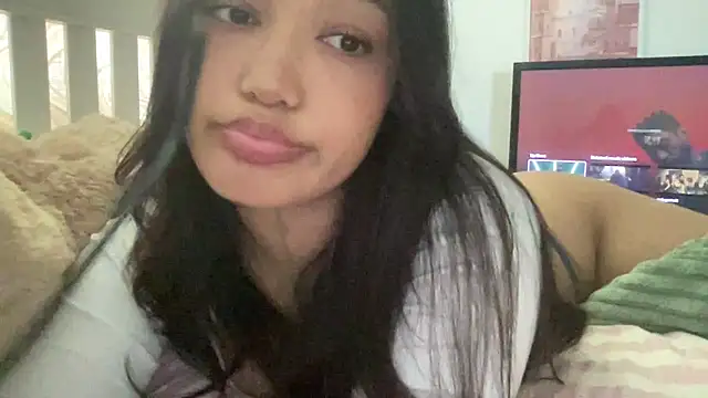 Snapshot of cinnabunnss chatting on February 21, 2026, 1:40 am cinnabunnss online show from February 21, 2026, 1:40 am