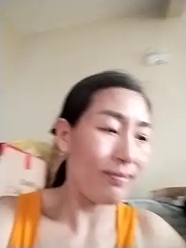 lris-Beauty77 online show from April 14, 2026, 10:09 am