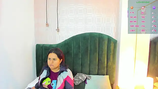 Renata Love online show from February 24, 2026, 12:06 pm