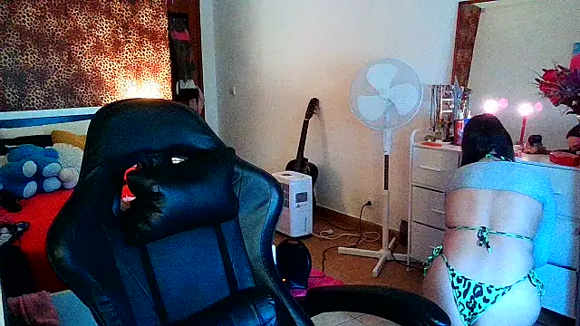 Lilbadmiaxo online show from March 10, 2026, 5:39 pm