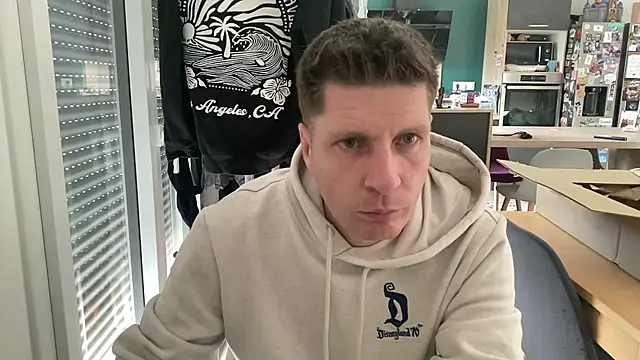 Minmoi1984 online show from March 26, 2026, 1:20 pm