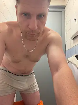 Minmoi1984 online show from April 19, 2026, 8:33 pm