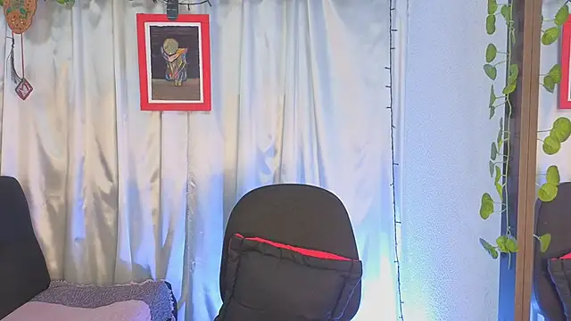 LeanaMaturee online show from April 13, 2026, 12:31 pm