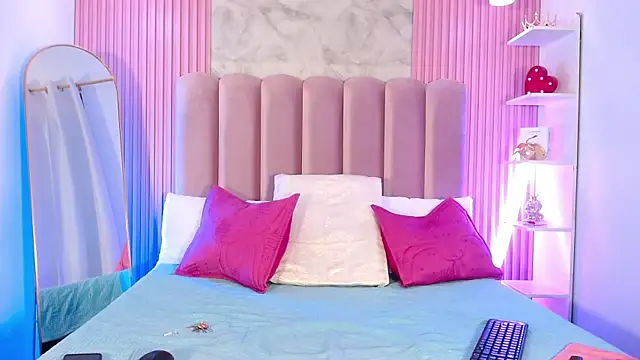 ArianaRougee online show from April 2, 2026, 11:17 am