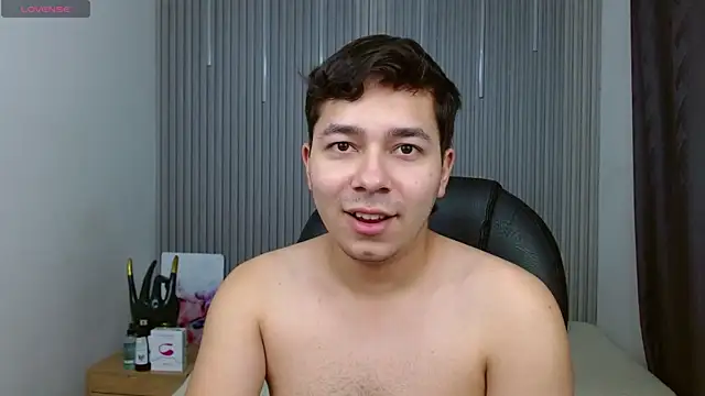 Julian Smith21 online show from July 17, 2026, 1:36 am