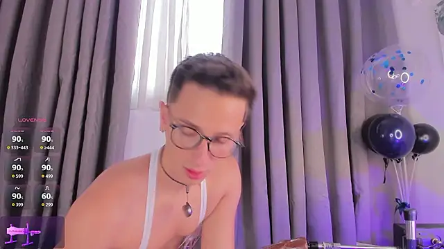 Thiago Jones1 online show from March 13, 2026, 8:03 pm