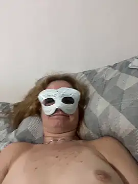 Snapshot of Cristal2342 chatting on February 27, 2026, 1:39 am Cristal2342 online show from February 27, 2026, 1:39 am