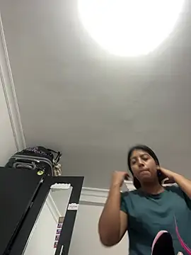 Sexy mia outdoors online show from April 21, 2026, 8:10 am