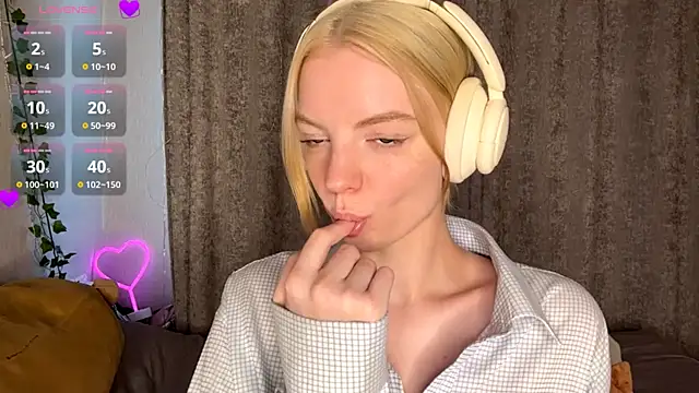 Snapshot of Marry_Sornatiko chatting on June 24, 2026, 2:04 pm Marry Sornatiko online show from June 24, 2026, 2:04 pm