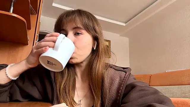 Snapshot of SerenaHawthorne chatting on March 3, 2026, 9:49 am SerenaHawthorne online show from March 3, 2026, 9:49 am