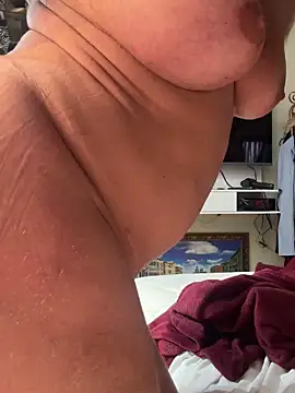 Nanda loiragostosa online show from March 12, 2026, 11:58 am