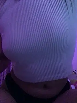 eemilyy22 online show from February 24, 2026, 3:29 am