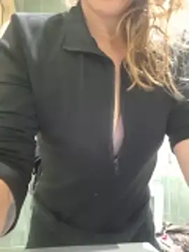 Snapshot of milffa chatting on June 16, 2026, 4:07 pm milffa online show from June 16, 2026, 4:07 pm