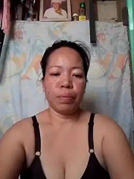 sweet lhyn online show from March 12, 2026, 3:34 am