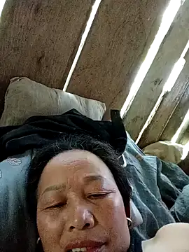 heesuu11 online show from April 7, 2026, 5:31 am