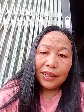 Snapshot of heesuu11 chatting on March 1, 2026, 9:42 am heesuu11 online show from March 1, 2026, 9:42 am