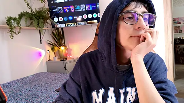 Snapshot of Sr_evann chatting on June 3, 2026, 2:07 pm Sr evann online show from June 3, 2026, 2:07 pm