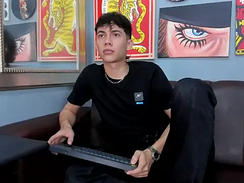 AronTawers online show from March 4, 2026, 8:05 pm