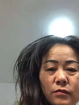 xiaotong2026 online show from April 12, 2026, 1:25 pm