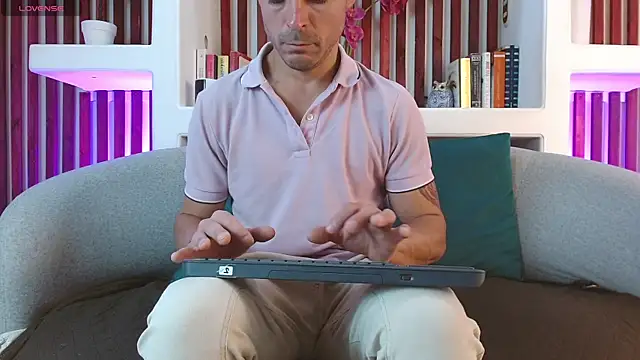 Adams Sanz online show from March 27, 2026, 7:26 pm