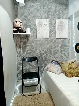 medusafox  online show from March 19, 2026, 4:56 am