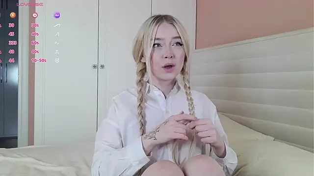 ChristinBland online show from April 21, 2026, 12:23 pm