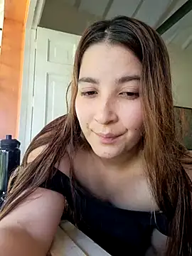 Snapshot of Estelle_Noir chatting on March 2, 2026, 3:41 pm Estelle Noir online show from March 2, 2026, 3:41 pm