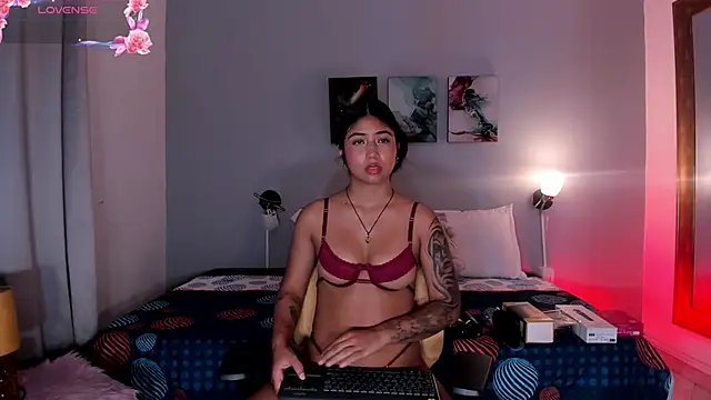 Snapshot of KimTaylorW chatting on May 26, 2026, 2:31 am KimTaylorW online show from May 26, 2026, 2:31 am