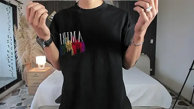 DylanRoyce  online show from March 7, 2026, 11:49 am