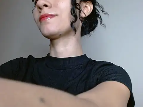 helena hadler online show from March 19, 2026, 12:32 am