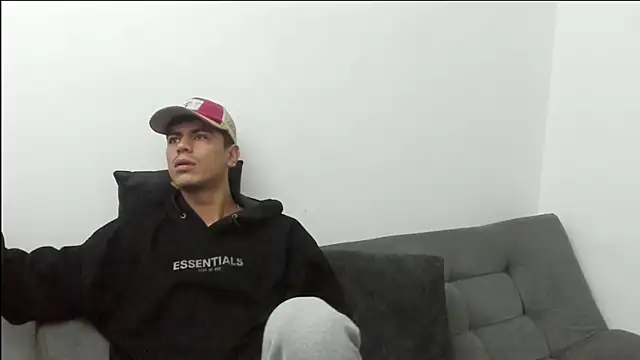 Snapshot of newblood-04 chatting on March 3, 2026, 1:12 am newblood-04 online show from March 3, 2026, 1:12 am