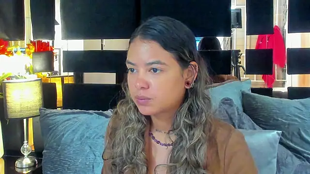 dulce lyraa1 online show from February 25, 2026, 7:30 am