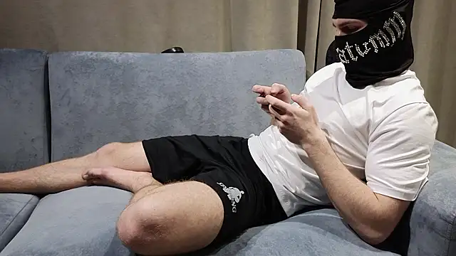 chantatummm online show from March 26, 2026, 8:40 pm