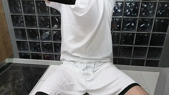 chantatummm online show from April 23, 2026, 4:41 am