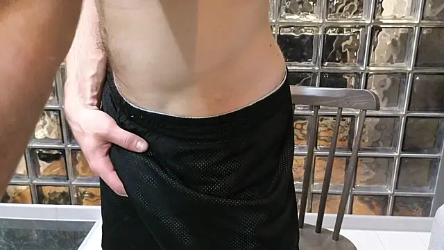 chantatummm online show from April 18, 2026, 7:58 pm