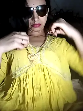 Snapshot of Rashmika_Mandana chatting on April 30, 2026, 8:57 pm Rashmika Mandana online show from April 30, 2026, 8:57 pm