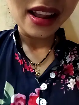 Snapshot of Rashmika_Mandana chatting on May 8, 2026, 9:24 am Rashmika Mandana online show from May 8, 2026, 9:24 am