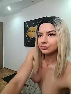 Snapshot of DaisyLuvsYou_ chatting on July 12, 2026, 4:57 am DaisyLuvsYou online show from July 12, 2026, 4:57 am