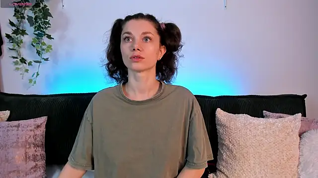  Eva Vibe  online show from April 15, 2026, 8:31 am