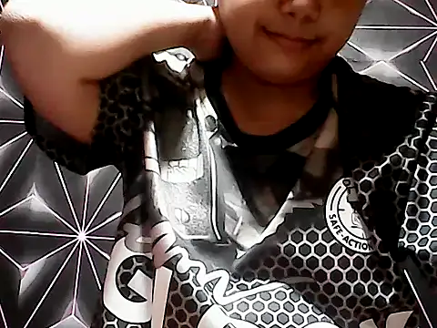Snapshot of Flowerbebe chatting on May 25, 2026, 1:21 pm Flowerbebe online show from May 25, 2026, 1:21 pm