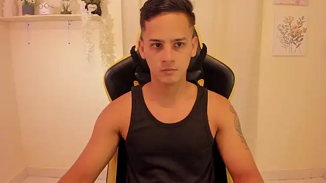 sexy andres01 online show from March 1, 2026, 1:33 pm