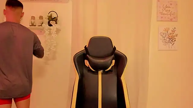 sexy andres01 online show from March 18, 2026, 1:35 pm