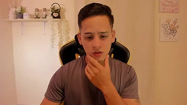 sexy andres01 online show from March 13, 2026, 11:32 pm