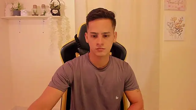 sexy andres01 online show from March 12, 2026, 1:26 pm