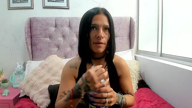 Amelie Blake online show from May 22, 2026, 7:23 pm